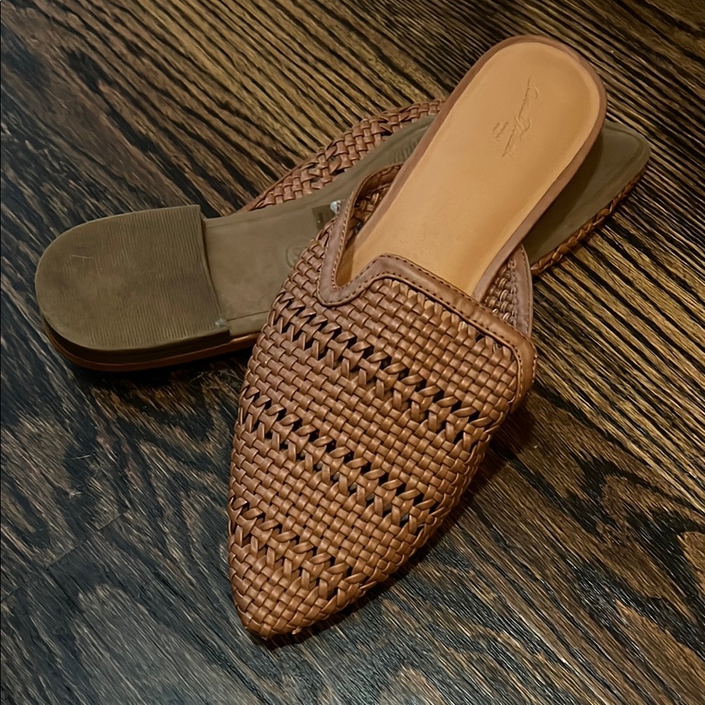 Universal Thread Brown Woven Mules